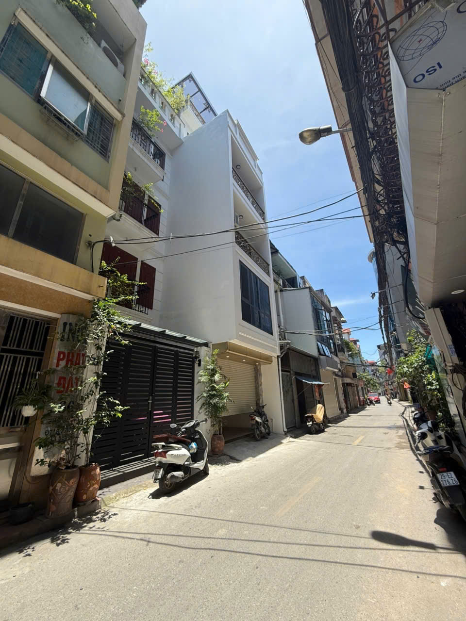 BÁN NHÀ MẶT PHỐ BỒ ĐỀ – 6 TẦNG THANG MÁY – SỔ VUÔNG NỞ HẬU – GIÁ TỐT
Bồ Đề, 68/75m², MT 4m, 23.95 tỷ