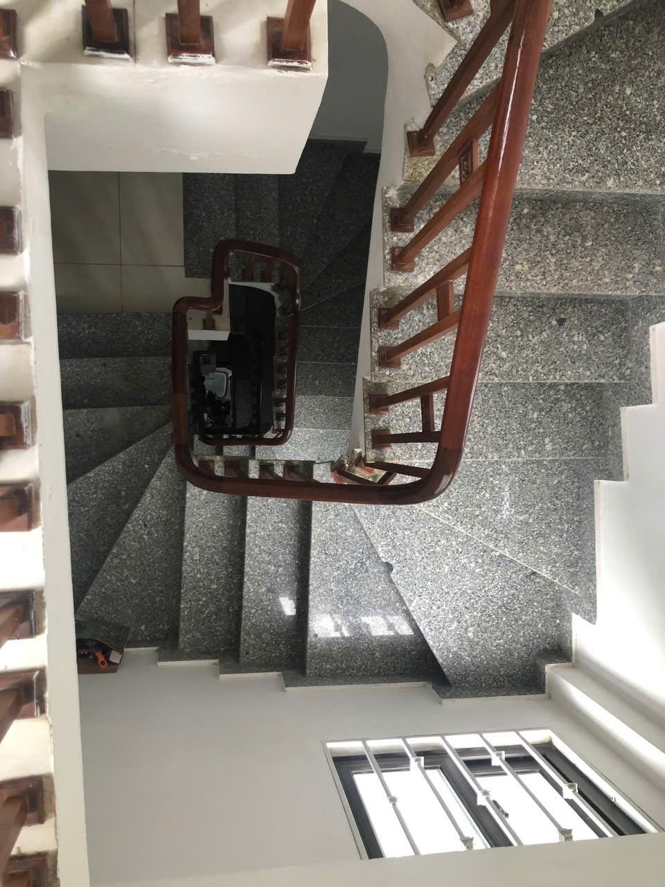BÁN NHÀ BỒ ĐỀ 30M², MT 4.8M, 6.3 TỶ, LONG BIÊN
???? NHÀ ĐẸP 5 TẦNG – CÁCH 30M RA HỒ LÂM DU – AN SINH TUYỆT VỜI