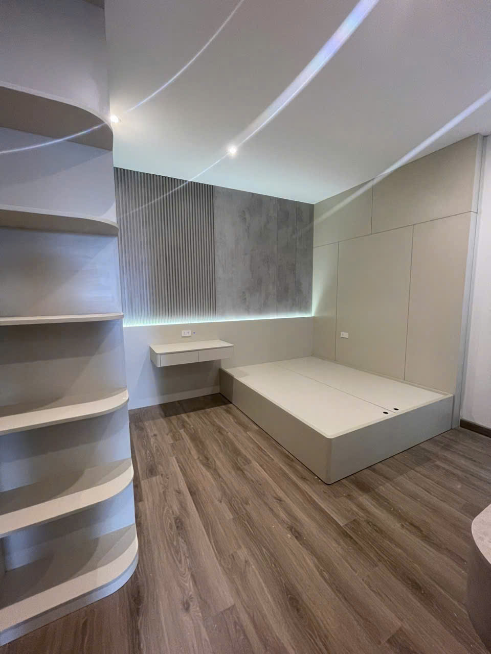 BÁN NHÀ DUY NHẤT – RẺ NHẤT BỒ ĐỀ – KHÔNG CÓ CĂN THỨ 2 ????
Bồ Đề 60m², 5T, MT 4m, 16.8 tỷ – Long Biên