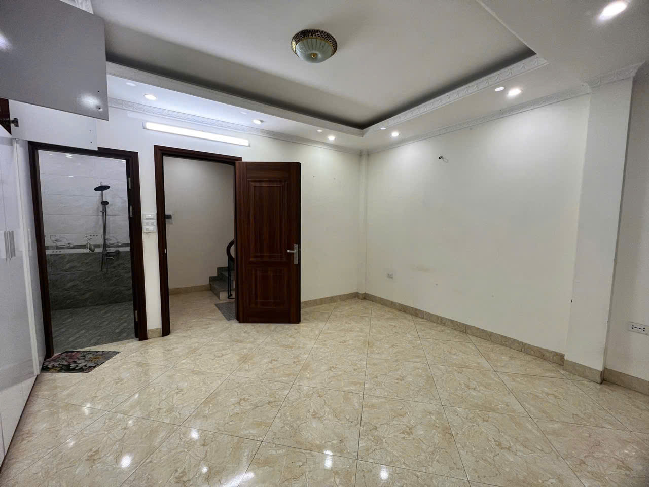BÁN NHÀ ĐẸP Ở NGAY – 3PN ĐỦ CÔNG NĂNG – AN SINH ĐỈNH
Bồ Đề 30m², 5T, MT 4.5m, 6.65 tỷ – Long Biên