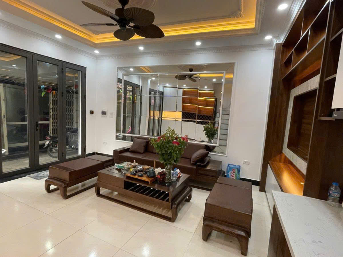 SIÊU PHẨM TÂY HỒ MỚI ĐẸP Ở NGAY FULL NỘI THẤT  RẤT HIẾM , CÁCH PHỐ 30M NGÕ THÔNG - TRÍCH SÀI - VÕNG THỊ - THỤY KHUÊ VÀI PHÚT ĐI BỘ RA HỒ TÂY 42M  SỔ ĐỎ CHÍNH CHỦ SẴN SÀNG GIAO DỊCH
