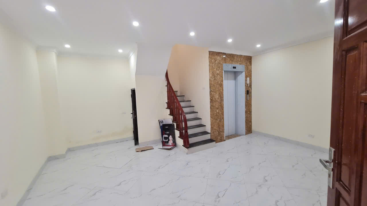 ✨ SIÊU PHẨM NHÀ MỚI BỒ ĐỀ – LONG BIÊN ✨
???? 6 TẦNG THANG MÁY – 4 NGỦ – FULL NỘI THẤT
???? View khu đô thị Minh Nhựa – Đón dự án Cầu Trần Hưng Đạo
