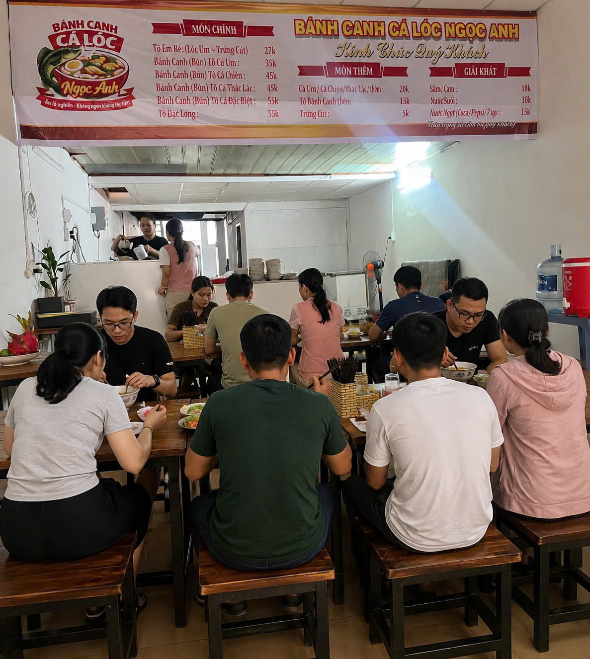 Quận 2, SANG RẺ CHỈ 89 tr QUÁN BÁNH CANH CÁ LÓC, NGAY GẦN NGÃ TƯ SẦM UẤT , MB THUÊ RẺ ( 4,5m x 40m ) , Tel : 0876618789 ( Chính chủ )