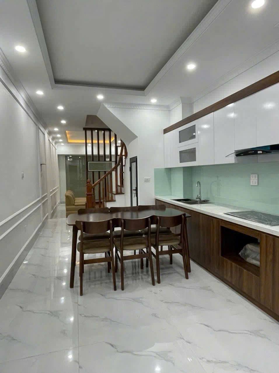 CHO THUÊ NHÀ NGỌC THỤY – 4 TẦNG – FULL NỘI THẤT – Ô TÔ VÀO NHÀ – CHỈ 12 TRIỆU/THÁNG