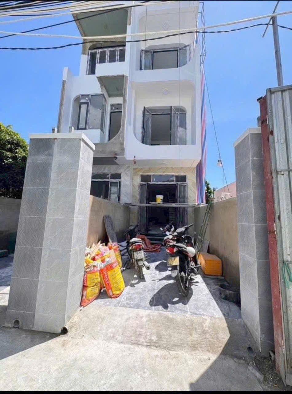 BÁN 2 CĂN LIỀN KỀ HẺM LƯƠNG ĐỊNH CỦA – P. NGỌC HIỆP, TP. NHA TRANG Diện tích đất: 63.9m²  Giá bán: 3 tỷ 700 triệu lh e