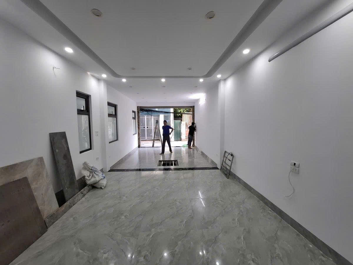 Bán nhà Bát Khối 53m 6 tầng thang máy lô góc ô tô hơn 11 tỷ