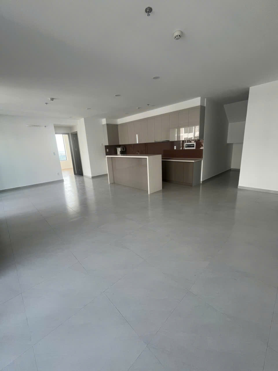 Duplex 135m2 - Giá VAT 7.47 tỷ giãn trả 6 tháng - Sổ hồng 2PN3WC MT Q9