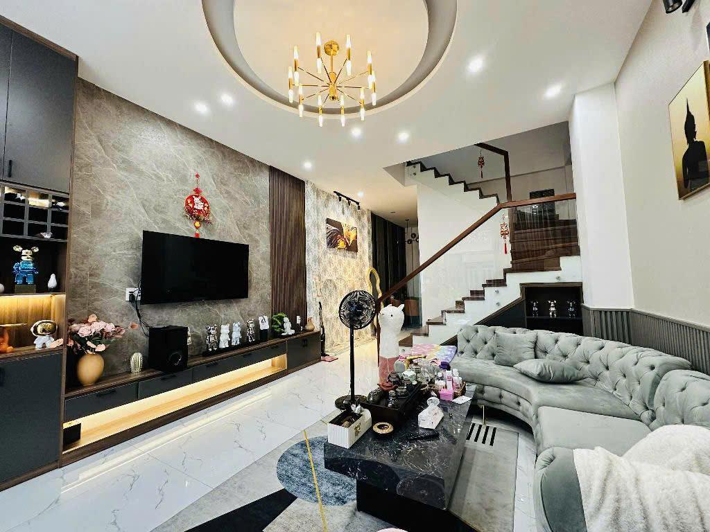 Bán nhà 3 tầng đường Núi Thành, Hải Châu, Đà Nẵng – Nhà kiên cố, vị trí trung tâm.