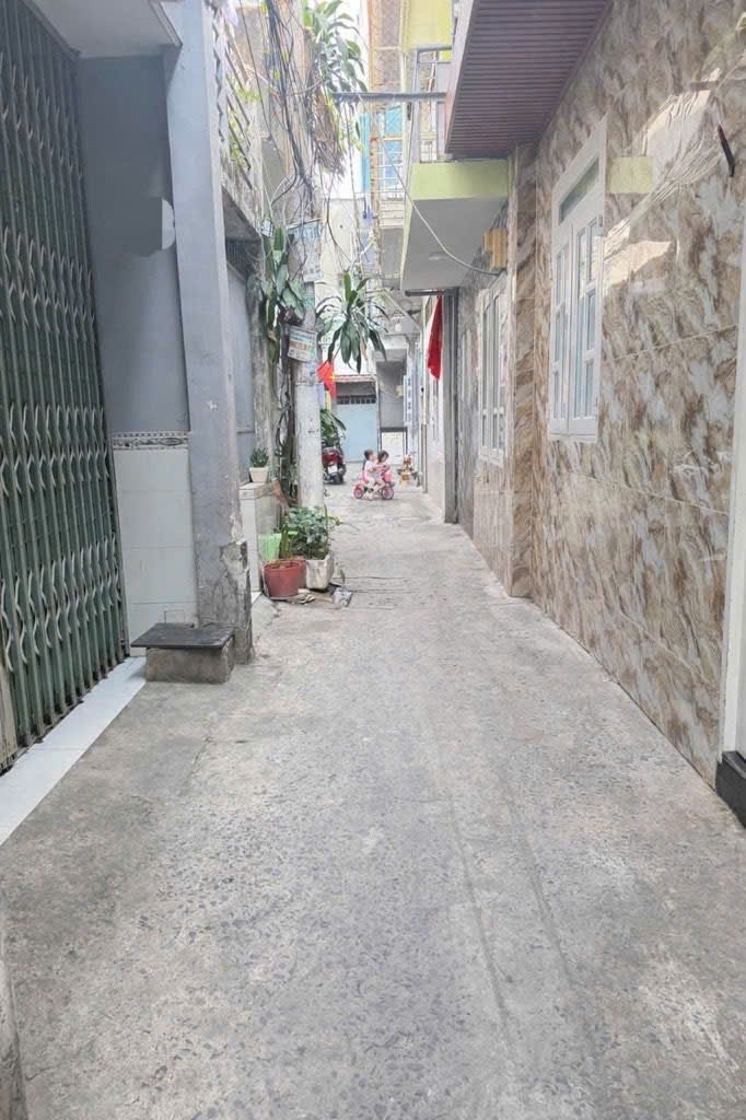 Hẻm 2/ - Hẻm 4M - 3 Tỷ Nhỉnh - Bình Tân - Nhà Đẹp - Gần Chợ - 44M2 - 2 TẦNG - 2PN