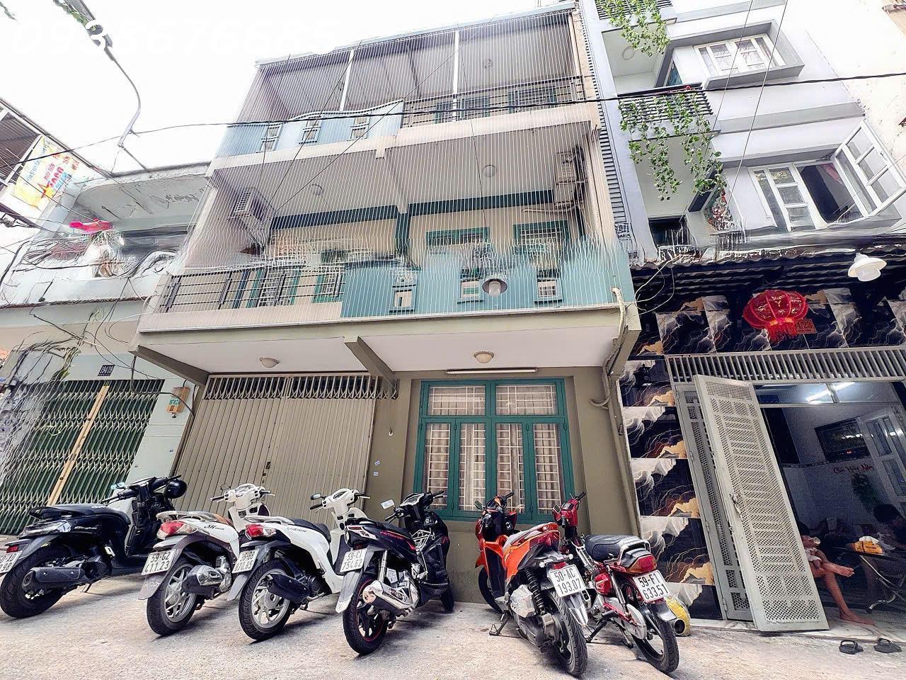 HIẾM NGANG LỚN 6M*8,5M - CHÍNH CHỦ 1 ĐỜI XƯA BÁN NHÀ 4 TẦNG XE HƠI NGỦ TRONG NHÀ Đ.VÕ VĂN TẦN, QUẬN 3 - VỊ TRÍ VIP XUNG QUANH NHÀ CAO TẰNG ĐẸP NGAY GÓC CMT8- 0938676685 GIANG GIANG