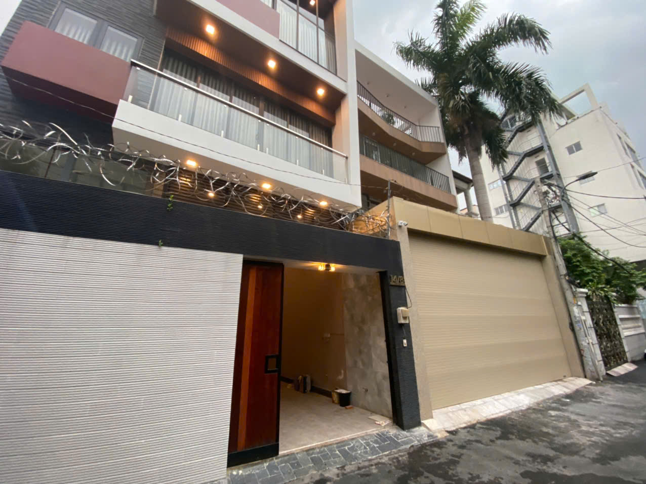 Cho Thuê Biệt Thự nội khu VIP Lam Sơn Q.Bình Thạnh - DT: 8x23m - 4 Tầng Sân Vườn- Gía hấp dẫn