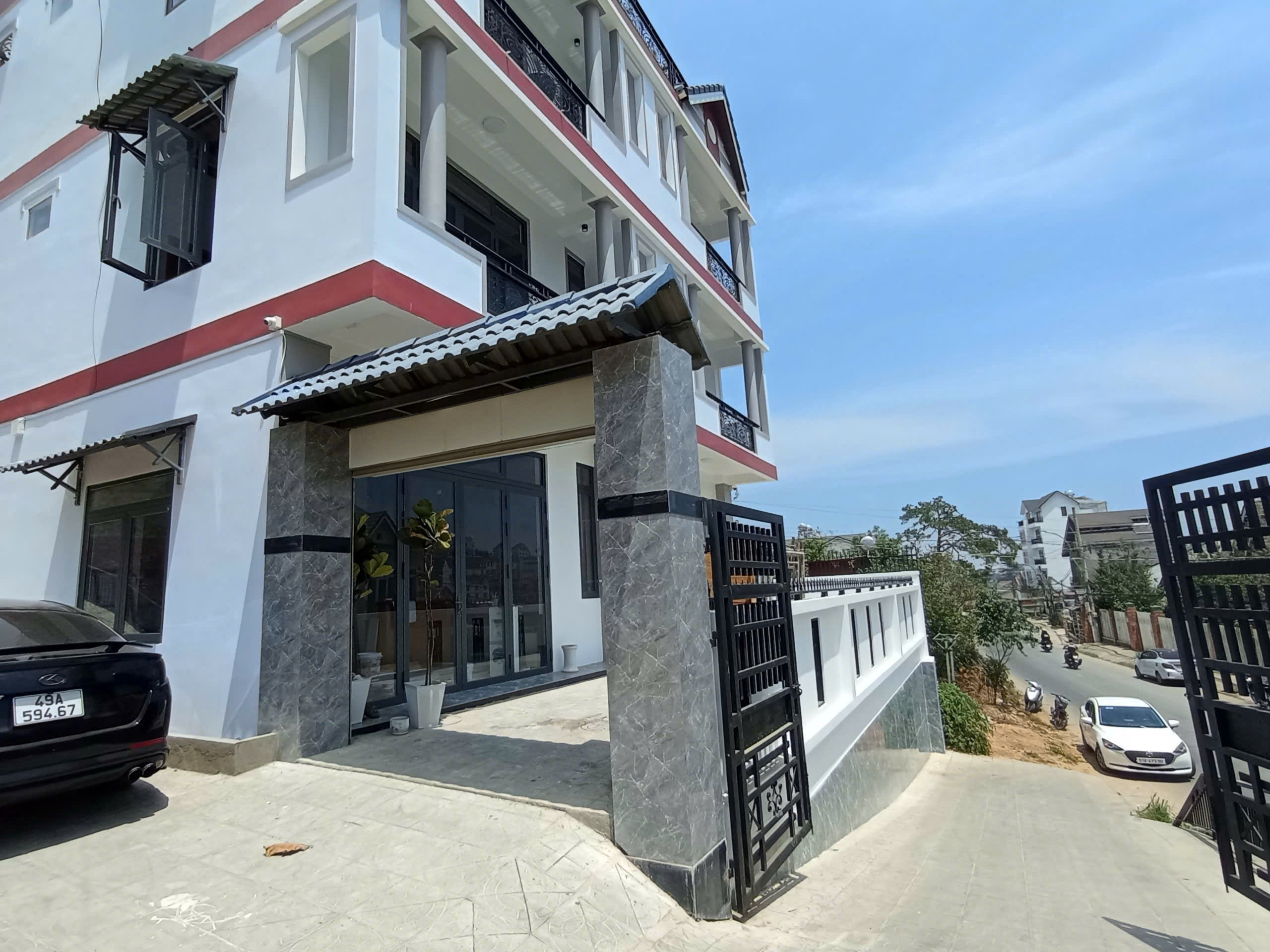 BIỆT THỰ DIỆN TÍCH LỚN 486m² – MẶT TIỀN HUYỀN TRÂN CÔNG CHÚA, ĐÀ LẠT