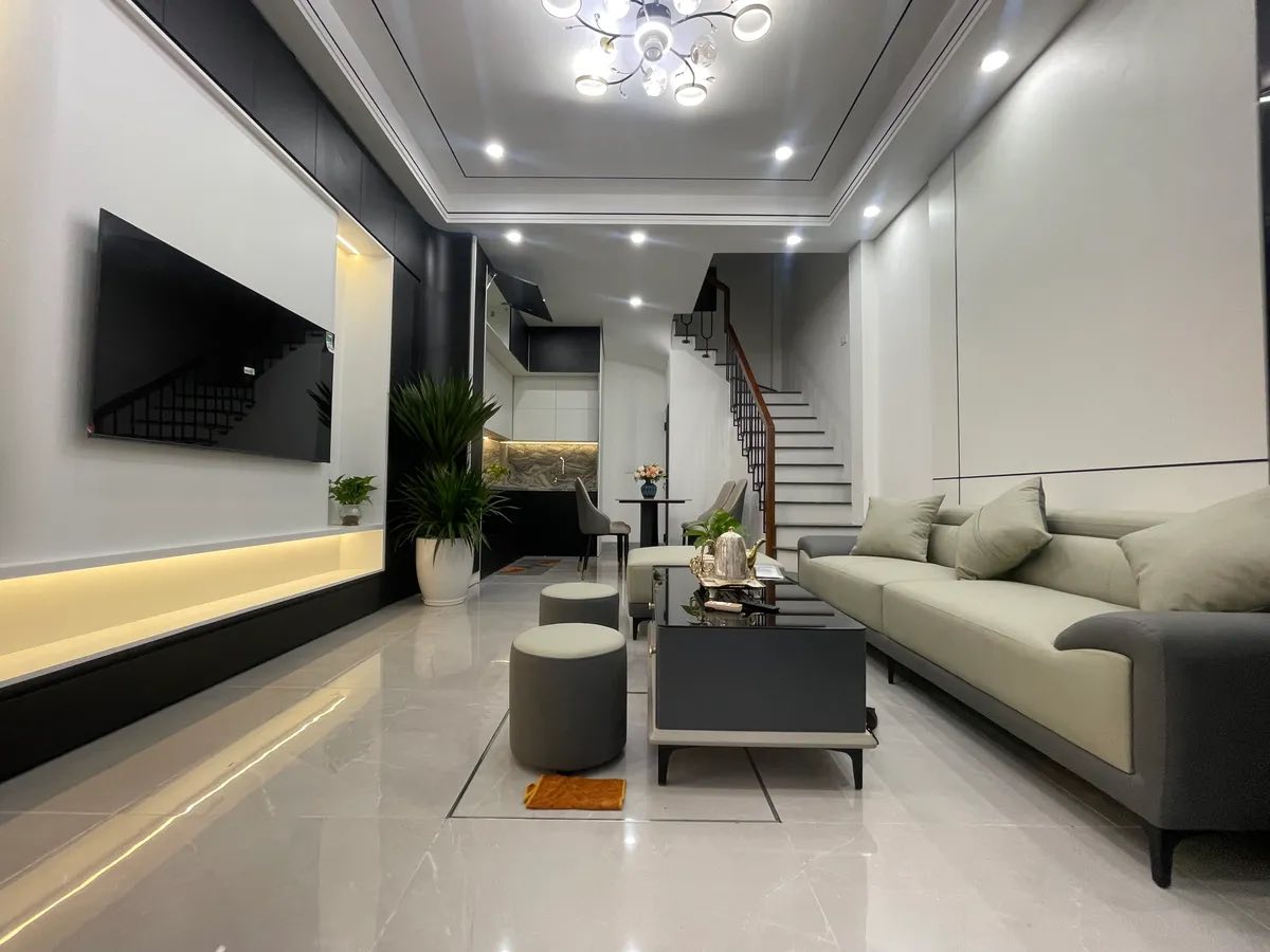 HIẾM. NHÀ NGỌC THỤY 45M2 5T, Ô TÔ ĐỖ CẠNH NHÀ, FULL NỘI THẤT. CHỈ 7 TỶ HƠN