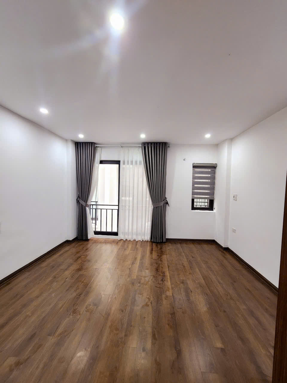 BÁN NHÀ NGỌC THỤY-LONG BIÊN-HÀ NỘI-DT30-5 TẦNG-GÚA NHỈNH 6TỶ
