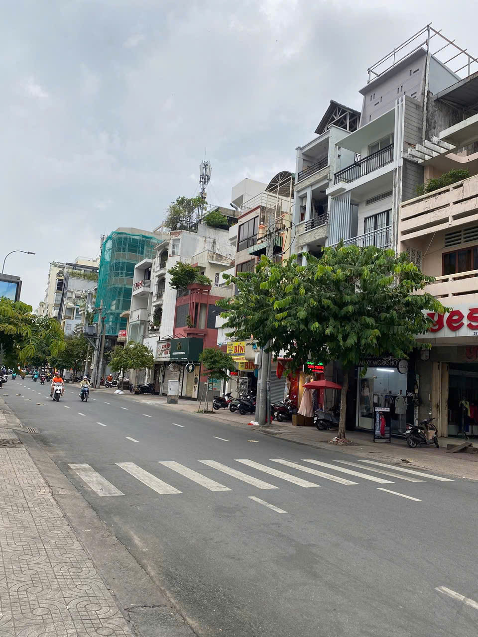 KHU VỰC TRUNG TÂM QUẬN 3 - ĐƯỜNG NGUYỄN ĐÌNH CHIỂU - BUÔN BÁN SẦM UẤT ,