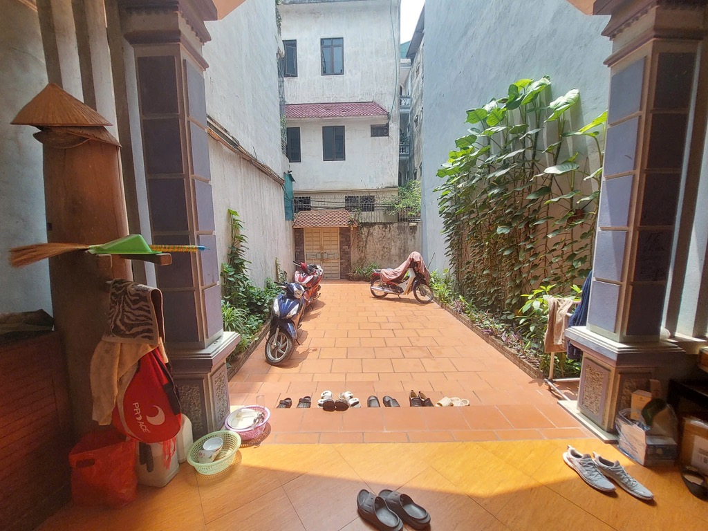 Đường Láng 100m 2 thoáng, ngõ thông, gần phố, nở hậu đủ công năng chỉ 15,8 tỷ