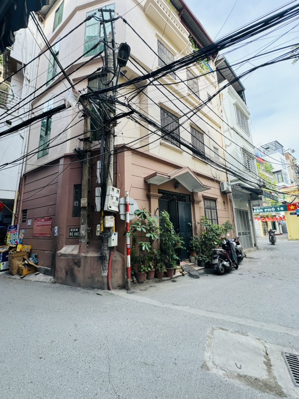 Hoàng Văn Thái, lâu đài tài lộc, lô góc thịnh vượng, ô tô vào nhà