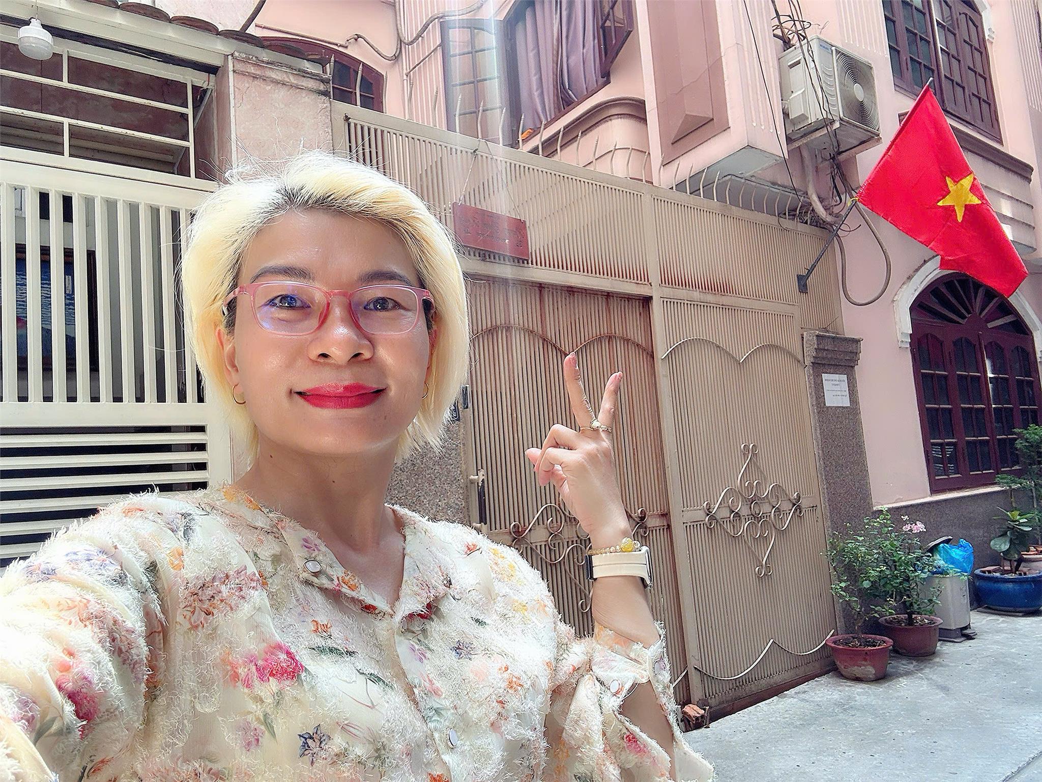 BÁN CHDV 6 TẦNG - NGANG LỚN 8M * 10M - ĐƯỜNG LÊ THÁNH TÔN, BÊN NGHÉ, QUẬN 1