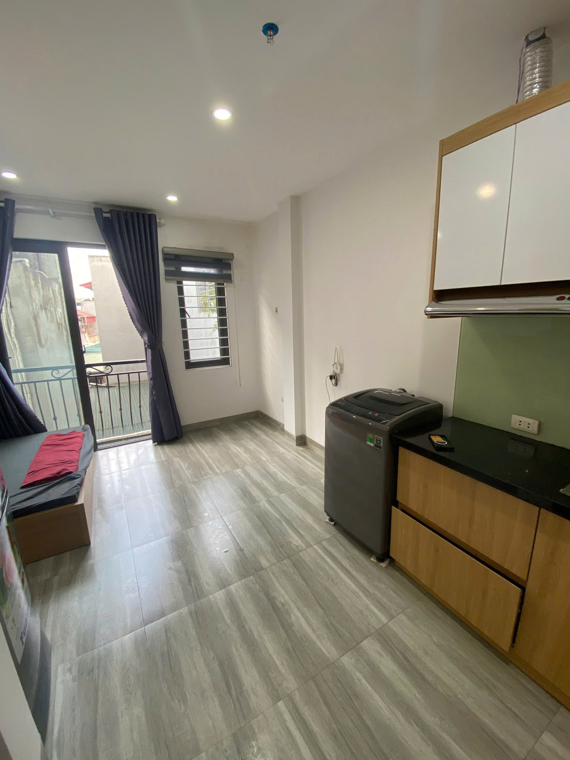 Cho Thuê Ccmn đẹp thoáng sáng ban công 16 Phạm Ngọc Thạch