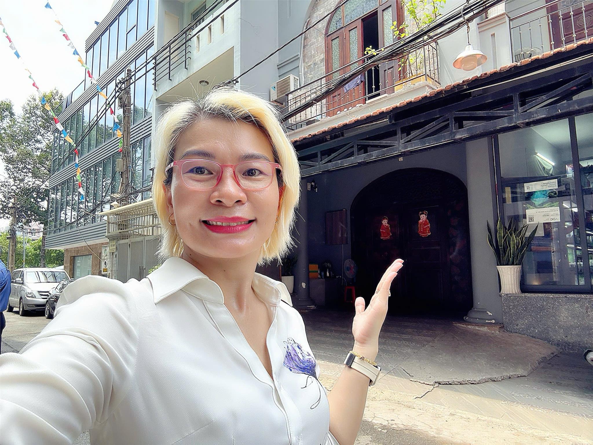 BÁN NHÀ MẶT TIỀN XE HƠI 10M - NGANG LỚN HIẾM 12M * 16M - ĐƯỜNG NGUYỄN BỈNH  KHIÊM QUẬN 1