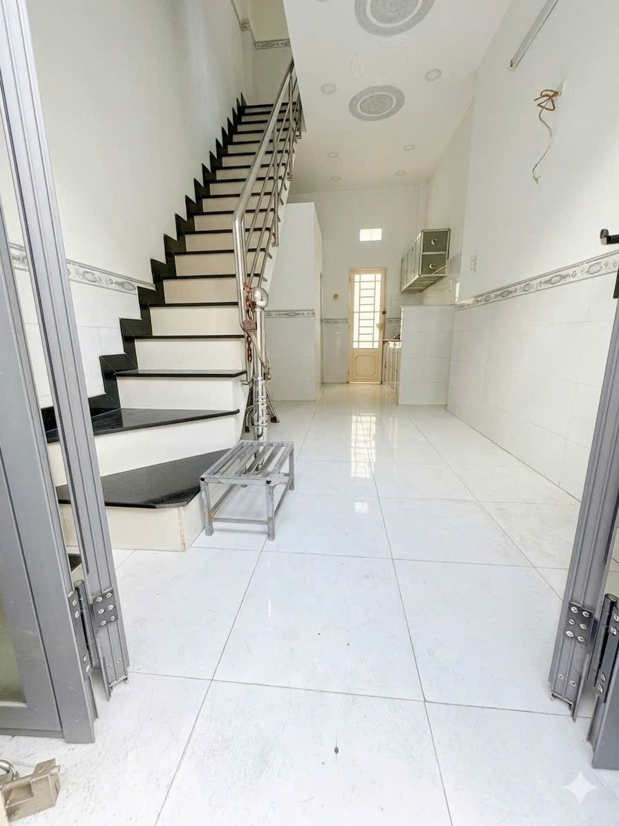 NHÀ 2 TẦNG BÌNH TIÊN - GIÁ CHỈ 2,45 TỶ - SÁT QUẬN 5 - SỔ HỒNG RIÊNG