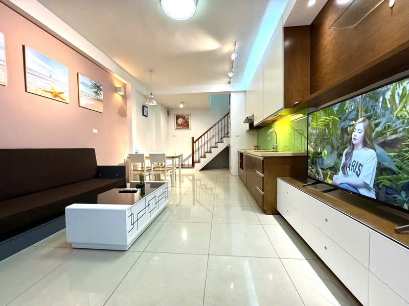 BÁN NHÀ BỒ ĐỀ TƯ ĐÌNH LONG BIÊN – 32M – 5 TẦNG – 7,5 TỶ – NHÀ GẦN Ô TÔ, SỔ ĐỎ CHÍNH CHỦ