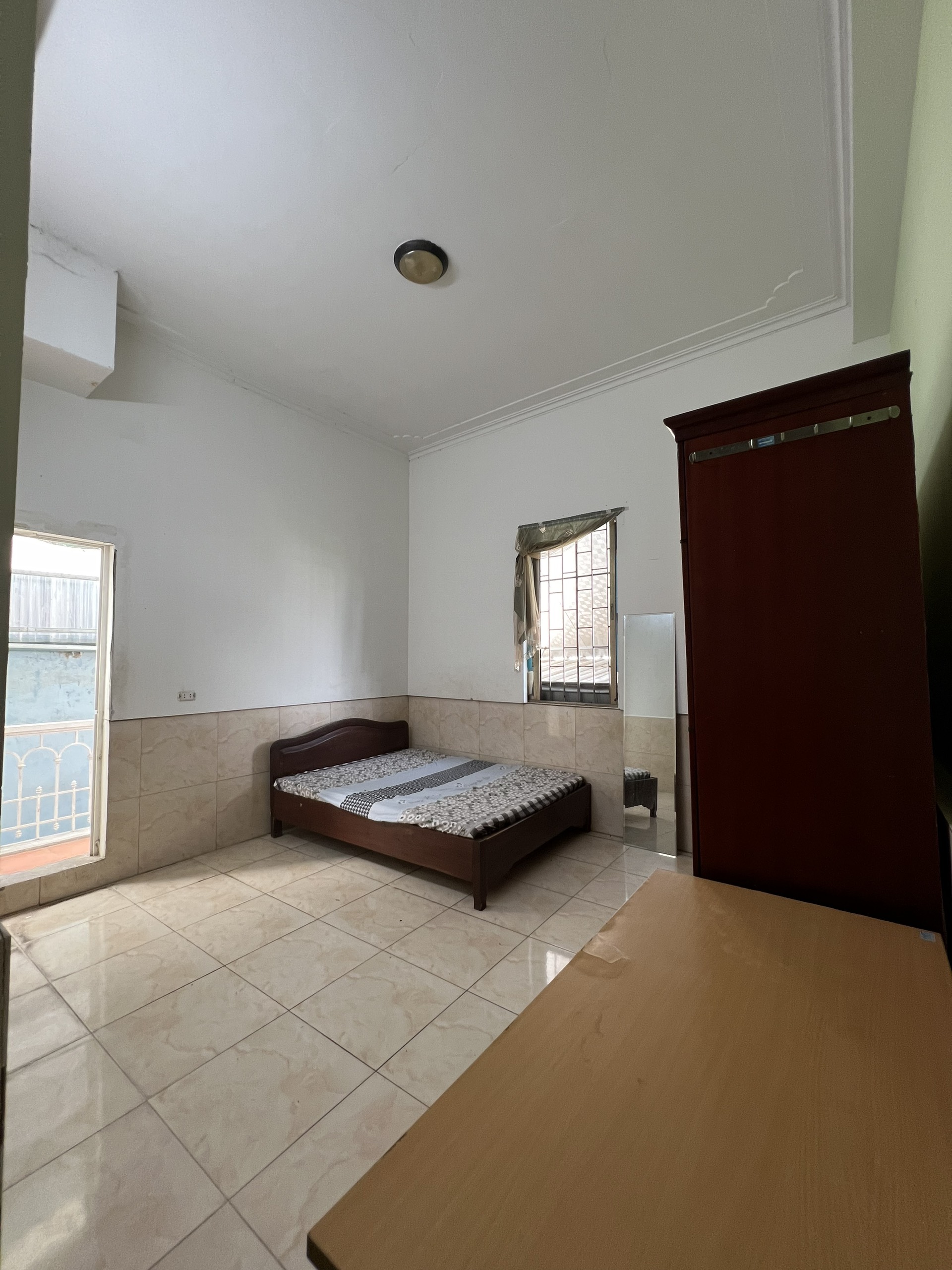 Ngõ 123 Trung Kính phòng 25m2 giá 3.2 triệu