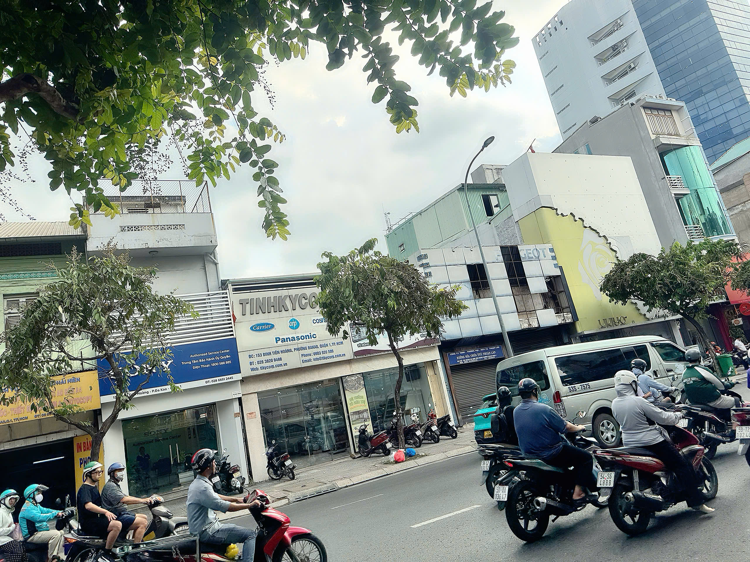 BÁN NHÀ MẶT TIỀN KD Đ.ĐINH TIÊN HOÀNG, QUẬN 1 - 4M*19M- HIẾM NHÀ BÁN* LH GIANG GIANG: 093.86.76.685