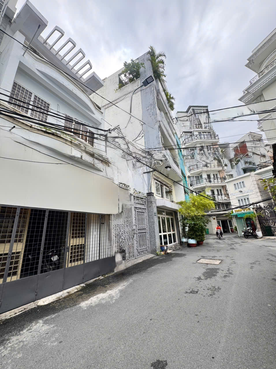 BÁN NHÀ 4 TẦNG HXH Đ.LÊ VĂN SỸ, QUẬN 3 - NGANG HIẾM 7,6M*14M - XUNG QUANH CAO TẦNG SANG CHẢNH * LH GIANG GIANG: 093.86.76.685