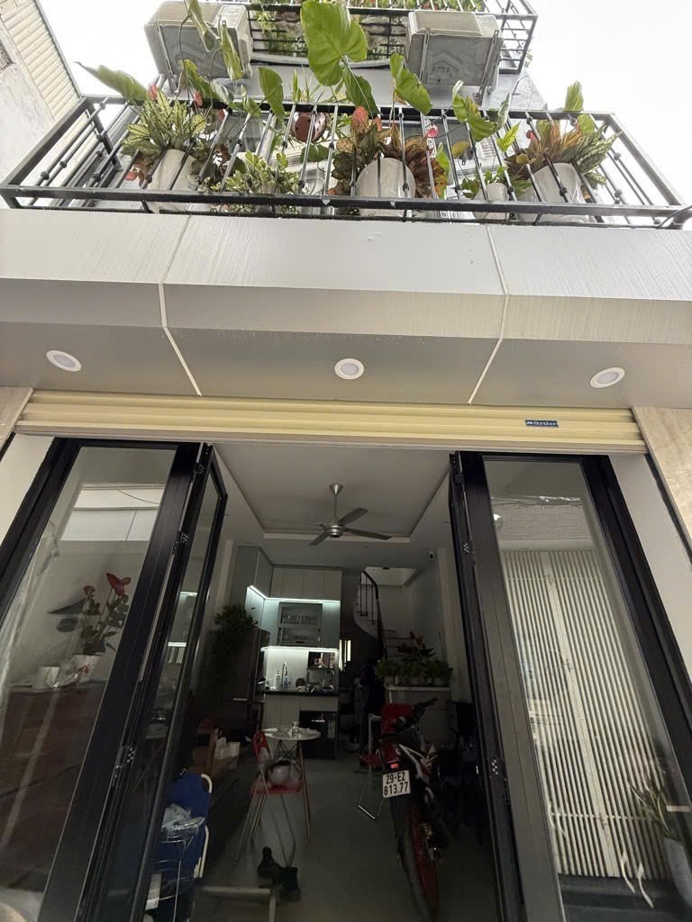 NHÀ ĐẸP 30M² – 3 TẦNG – FULL NỘI THẤT