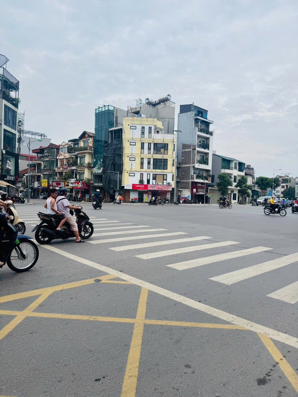 Nhà Mặt Phố Ngọc Lâm, Long Biên 280m2, MT8m, Vỉa Hè 6m, Kinh Doanh, Dòng Tiền - 72 Tỷ