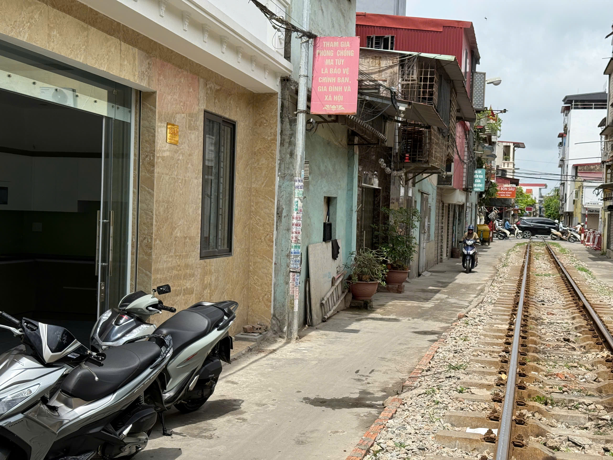 Siêu phẩm mặt ngõ thông Trần Nguyên Hãn, buôn bán kinh doanh Phù hợp nhất là BUÔN BÁN THUỐC + THIẾT BỊ Y TẾ