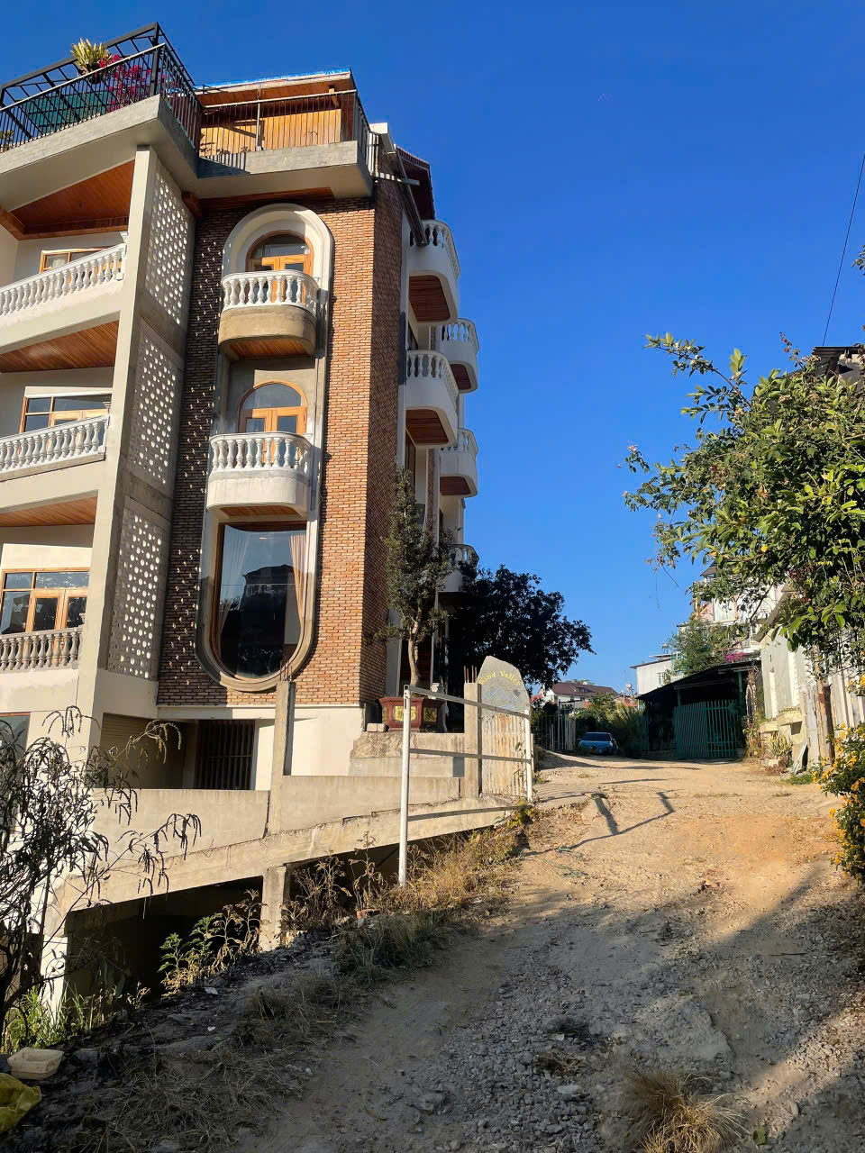 SIÊU PHẨM KHÁCH SẠN RESORT 1.180m² TRỤC ĐƯỜNG VIEW HOÀNG HOA THÁM – ĐÀ LẠT – ĐANG KHAI THÁC DÒNG TIỀN