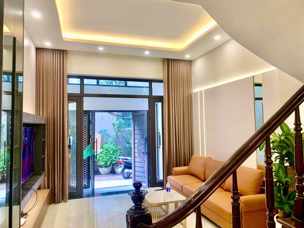 NHÀ ĐẸP FULL NỘI THẤT - GẦN NHIỀU TRƯỜNG ĐẠI HỌC Nhà đẹp mới tinh
