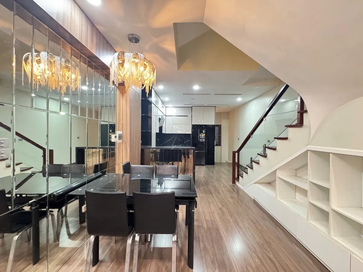 BÁN GẤP NHÀ NGỌC LÂM, LONG HIÊN 58M2 5 TẦNG DÂN XÂY, Ô TÔ VÀO NHÀ - NHỈNH 14 TỶ