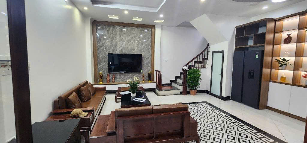 chính chủ cần bán căn nhà 45m vuông tại quang trung hà đông _full nội thất _nhà 3 thoáng _ô tô_dân trí cao