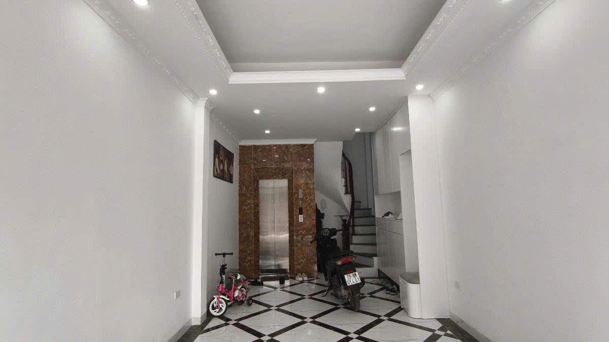 Bán nhà Đức Giang 40m 6 tầng thang máy ô tô tránh kinh doanh hơn 11 tỷ