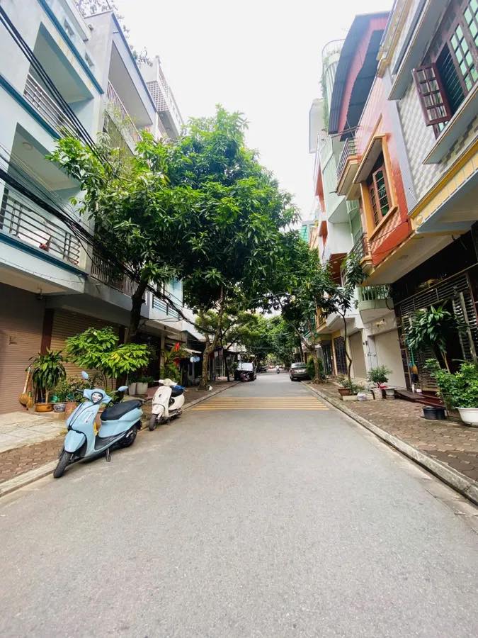 Bán Nhà Phúc Đồng 75m2 4T Lô Góc Dân Xây, Vỉa Hè rộng, Kinh Doanh, Dòng Tiền 23.x Tỷ