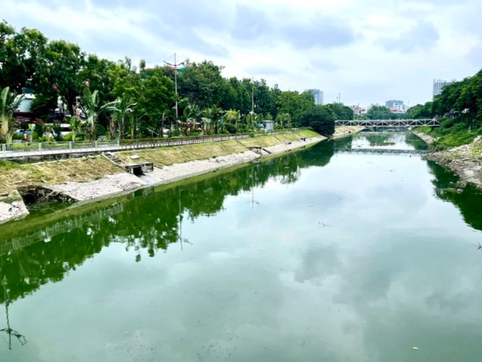 MẶT PHỐ NGUYỄN ĐÌNH HOÀN - NGUYỄN KHANG - 196M² - MT 7.6M - 5 TẦNG - 92 TỶ