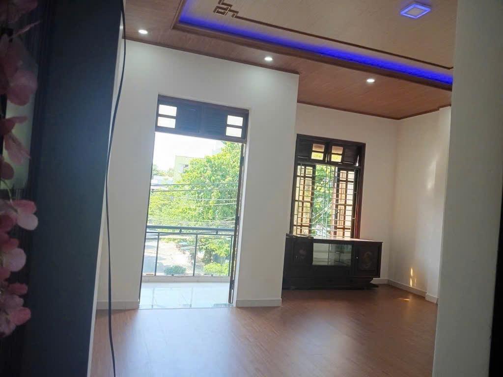 209 -  Bán Nhà 2 Tầng Nguyễn Quý Đức - 2 Tầng - Ngang 5.5m - Nhà Mới - Đẹp - Liên hệ ngay