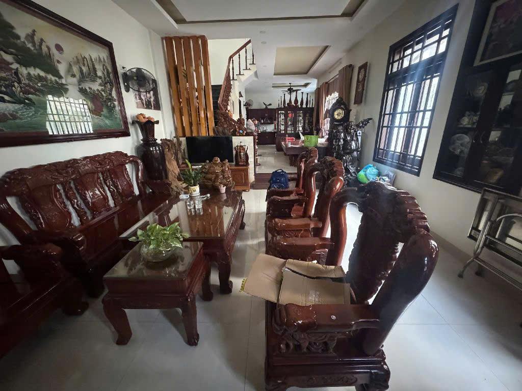 Nhà Lô Góc 3 Tầng - Lê Hữu Trác - Nhà Đẹp - Nội Thất Mới - 109m2 - Góc 2 mt - Giá nhỉnh 13 tỷ