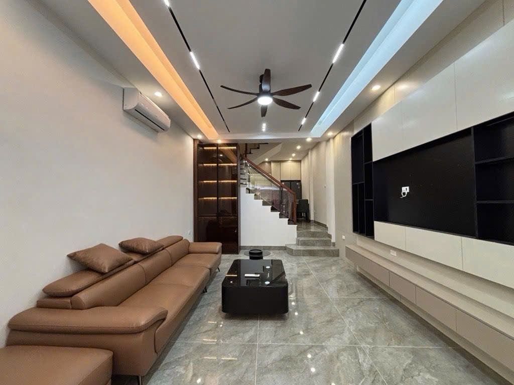 VỚI 13.X TỶ - NGỌC THỤY DÂN DÂY 52M2, 4 PHÒNG NGỦ, Ô TÔ ĐỖ CỬA, FULL NỘI THẤT