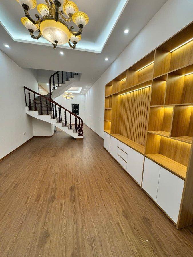 BÉ BA BÁN GẤP 61M2, NHỈNH 8 TỶ, 3T DÂN XÂY, FULL NỘI THẤT, PHỐ THƯỢNG THANH