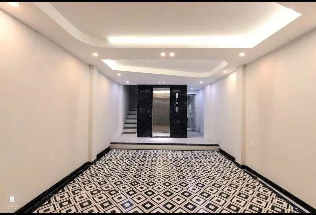 Hoàng Quốc Việt - Lô góc - kinh doanh - ô tô , ngõ thông 7 tầng full nội thất , đầy đủ PCCC , thang máy 
DT 55m2 - MT 6m - Giá 21 tỷ