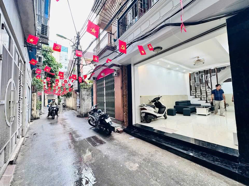 CẦU GIẤY - XUÂN THUỶ - 38M2 - 5T - Mặt tiền 5M - NGÕ BA GÁC TRÁNH XE MÁY - 9.1 TỶ
 - GẦN PHỐ