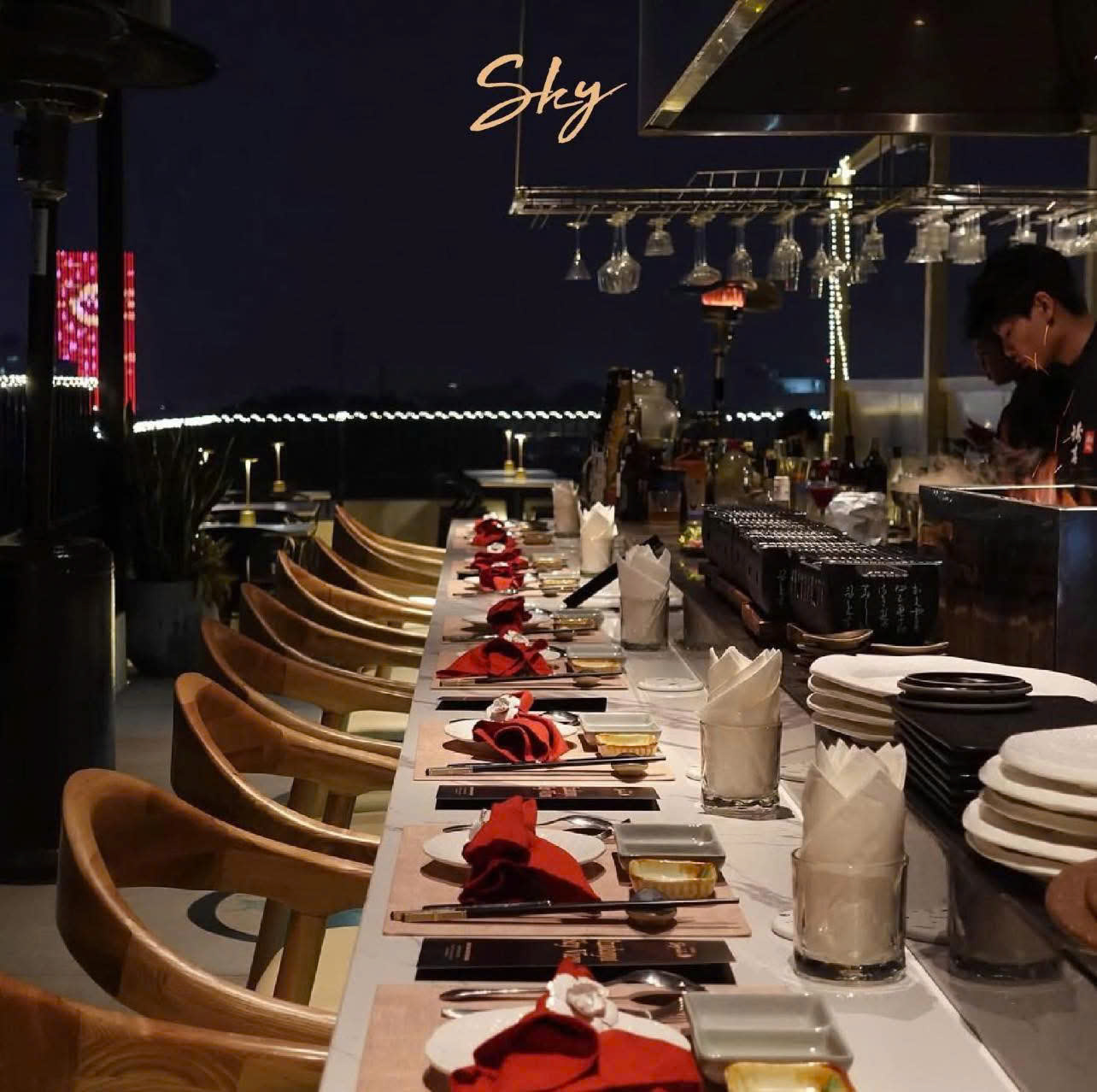 SANG NHƯỢNG ROOFTOP – VỊ TRÍ ĐẮC ĐỊA BỜ HỒ GƯƠM, HÀ NỘI