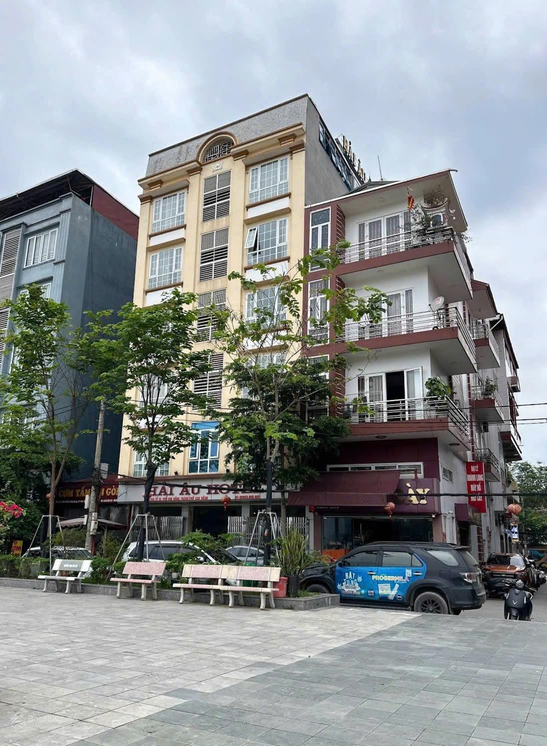 CHÍNH CHỦ BÁN 2 TÒA KHÁCH SẠN 10 TẦNG VỊ TRÍ ĐẸP NHẤT MẶT PHỐ ĐI BỘ KIM ĐỒNG CAO BẰNG