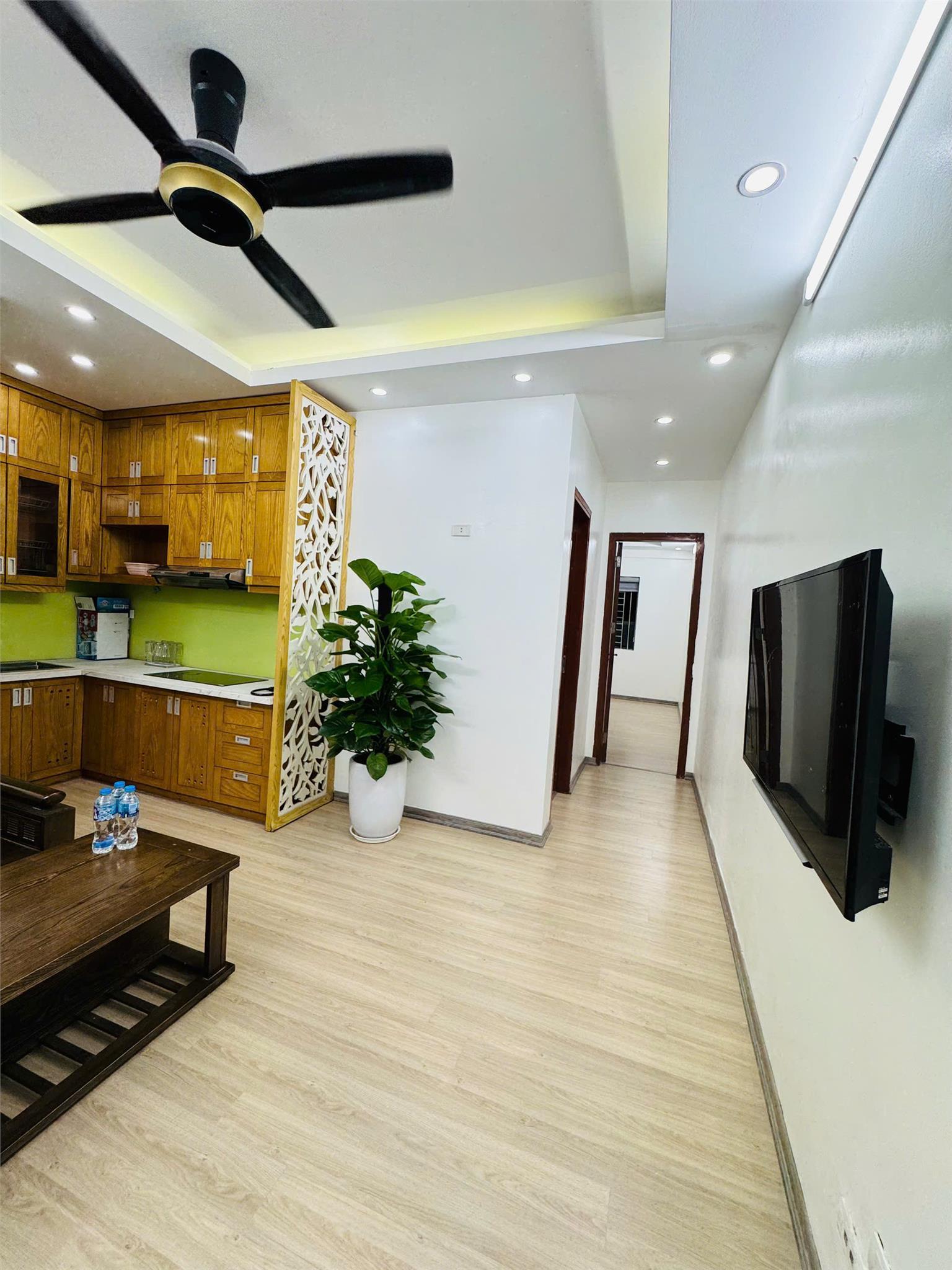 Nhà đẹp phố Phúc Tân-Hoàn Kiếm-Hà Nội, 4 tầng, ô tô đỗ cửa, sân cổng, vài  bước tới hồ Hoàn Kiếm