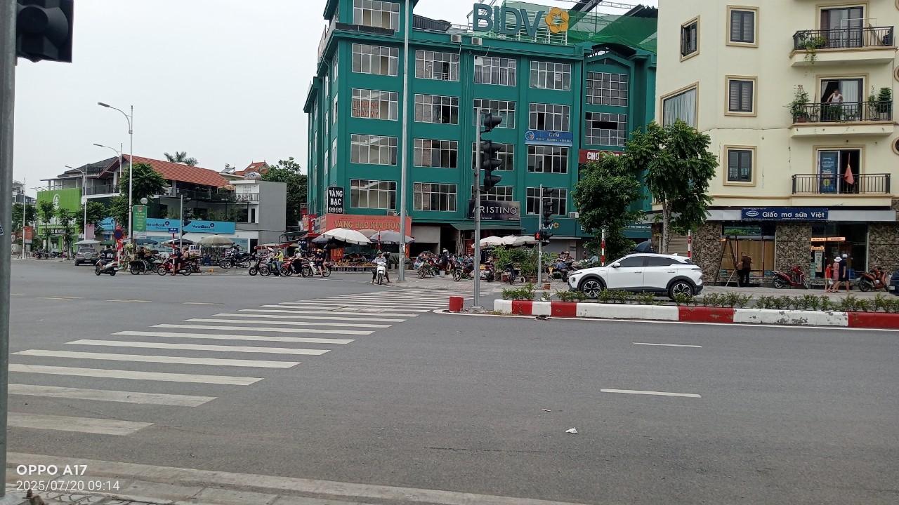BÁN ĐẤT NGỌC THỤY , LONG BIÊN, HÀ NỘI, Ô TÔ VÀO ĐẤT , VĨA HÈ ĐÁ BÓNG, DT 96M, HƠN 19 TỶ
