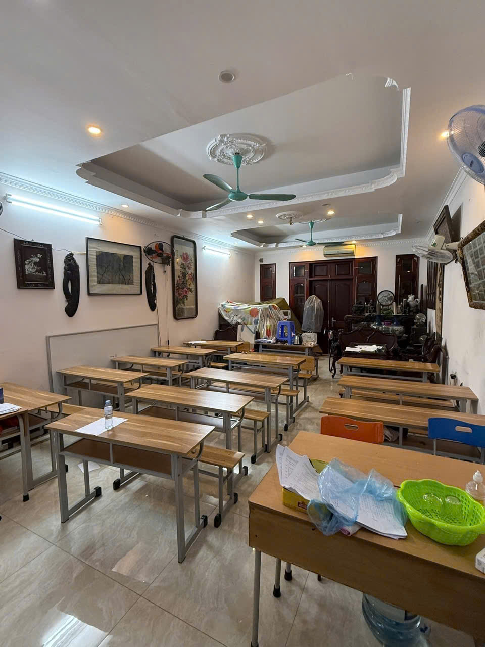 Bán Nhà Siêu phẩm Ngọc Lâm – Nhà Đẹp Tâm Huyết – Oto Tránh, Vỉa Hè – Sát Nguyễn Văn Cừ ????  Ngõ 66 Ngọc Lâm, ô tô tránh, vỉa hè, thông Nguyễn Văn Cừ. Cách Phố Cổ chỉ 1km qua cầu Chương Dương.
Diện tích 175m² (SD 165m²), mặt tiền 5m, giá 52 tỷ – Long Biê